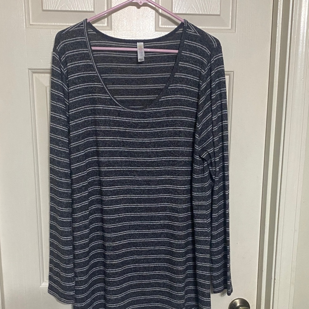 LuLaRoe Black & White Striped Long Sleeve Scoop Neck Top
